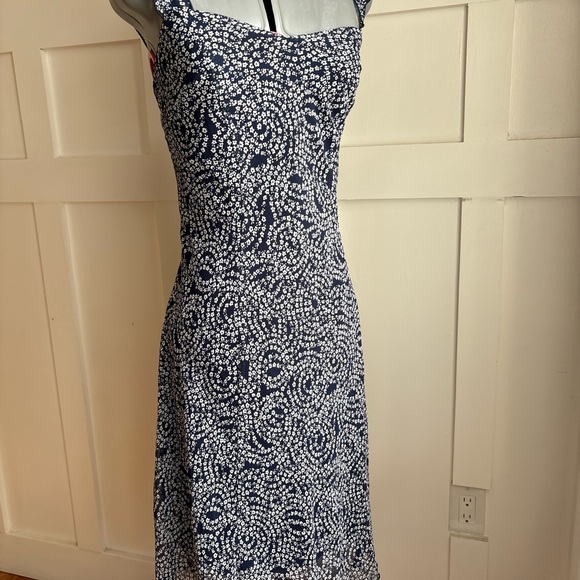 Feminine Navy & White Printed Midi Dress 12 - Picture 2 of 9
